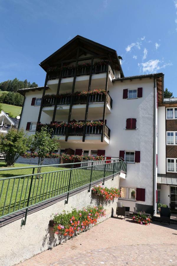 Apartments Casa Metz Santa Cristina Val Gardena Extérieur photo